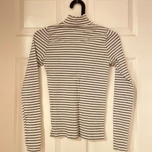 Hollister high neck basic sweater (s)